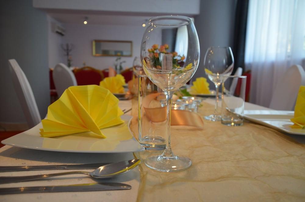 Hotel Gromada Poznań Extérieur photo