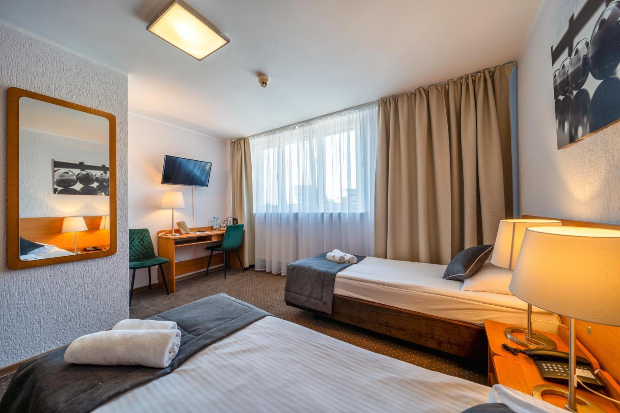 Hotel Gromada Poznań Extérieur photo